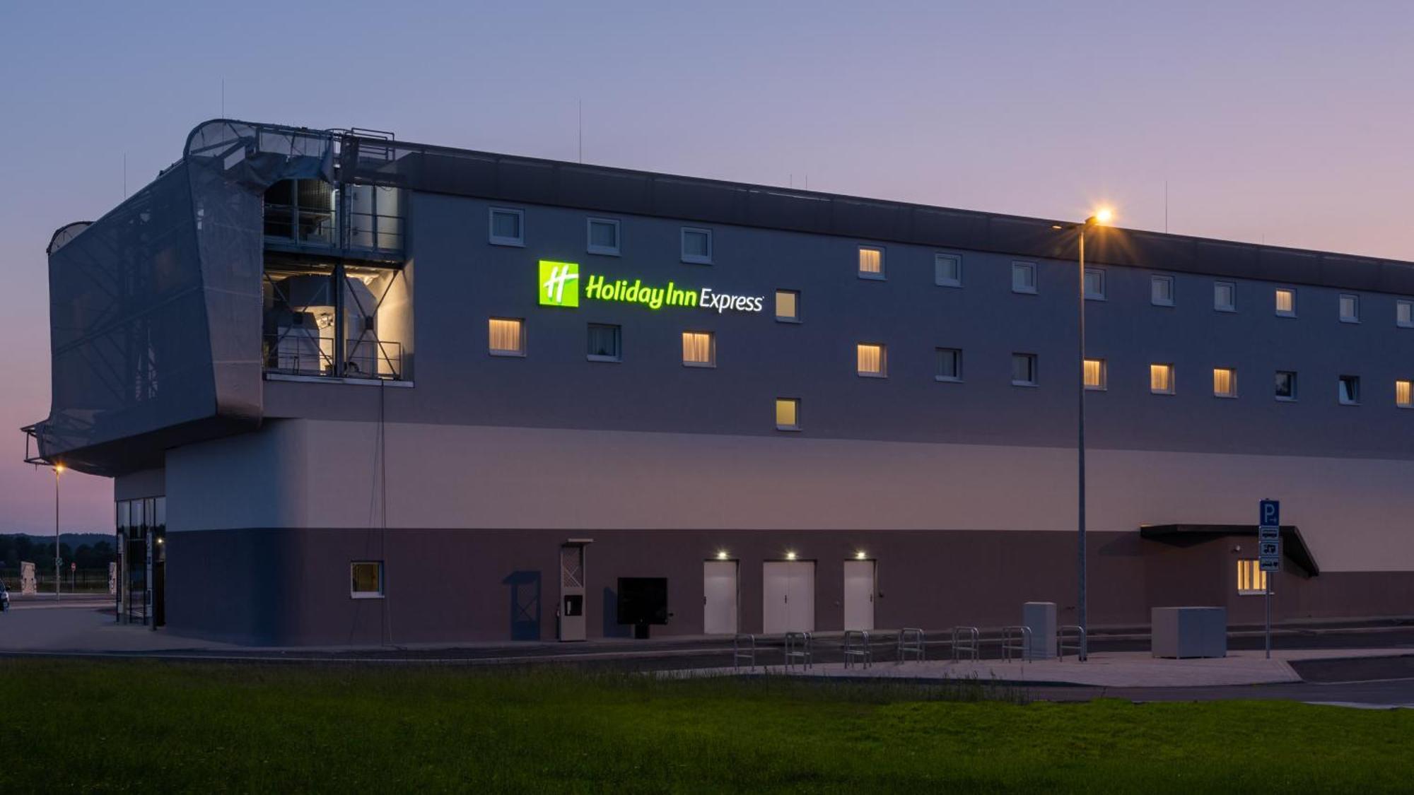 Holiday Inn Express - Hamburg South A7-As42 By Ihg 埃格斯托夫 外观 照片