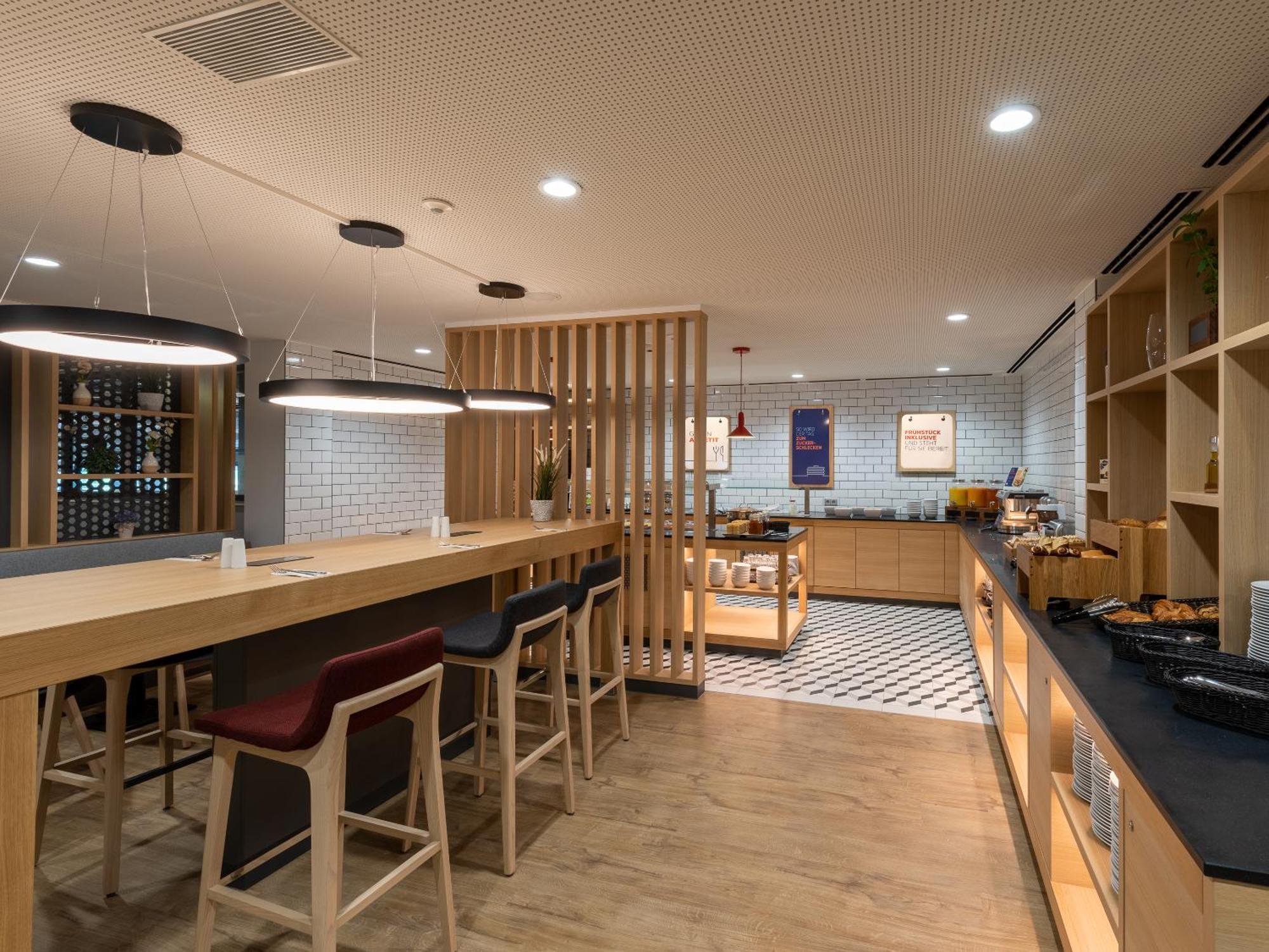 Holiday Inn Express - Hamburg South A7-As42 By Ihg 埃格斯托夫 外观 照片