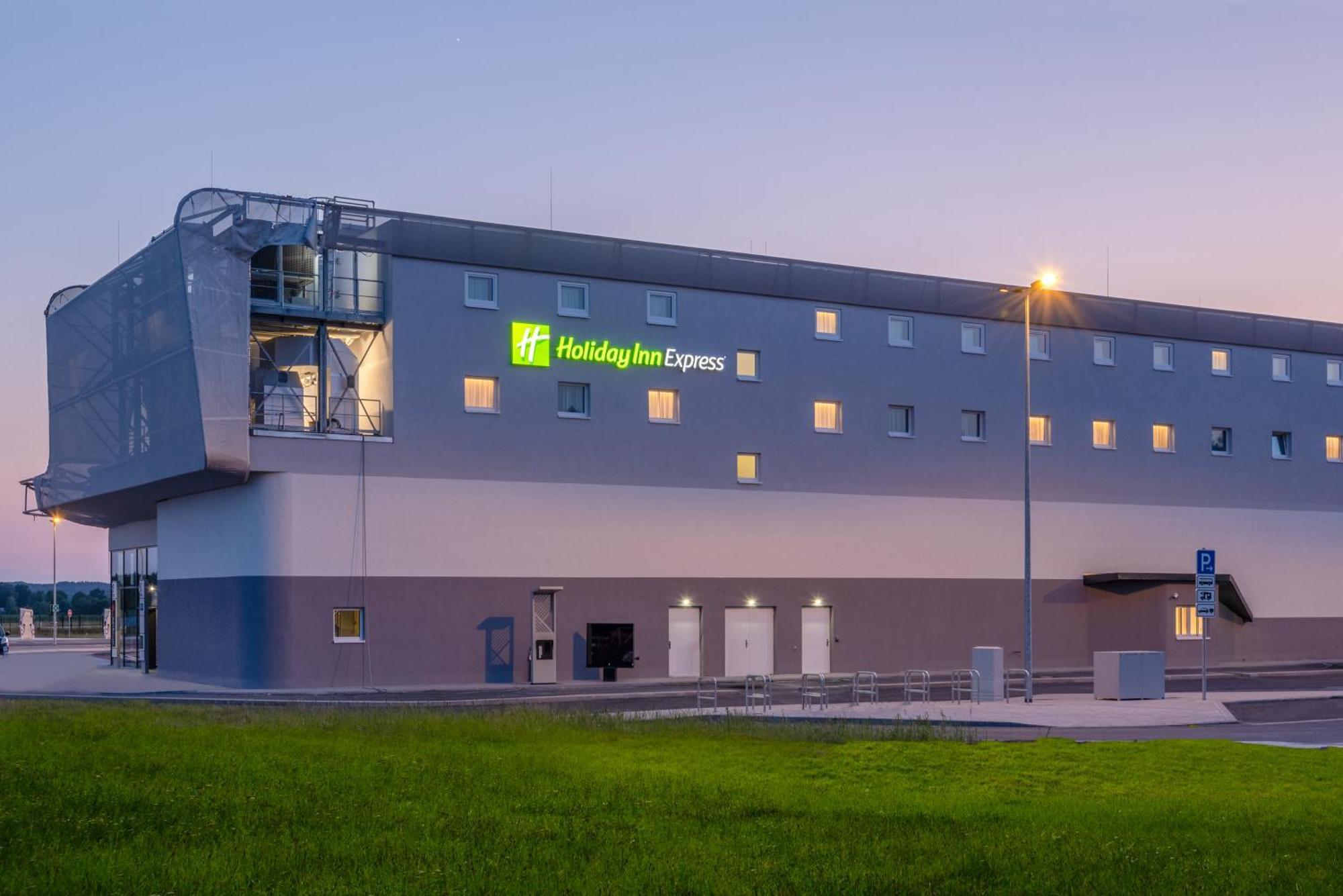 Holiday Inn Express - Hamburg South A7-As42 By Ihg 埃格斯托夫 外观 照片